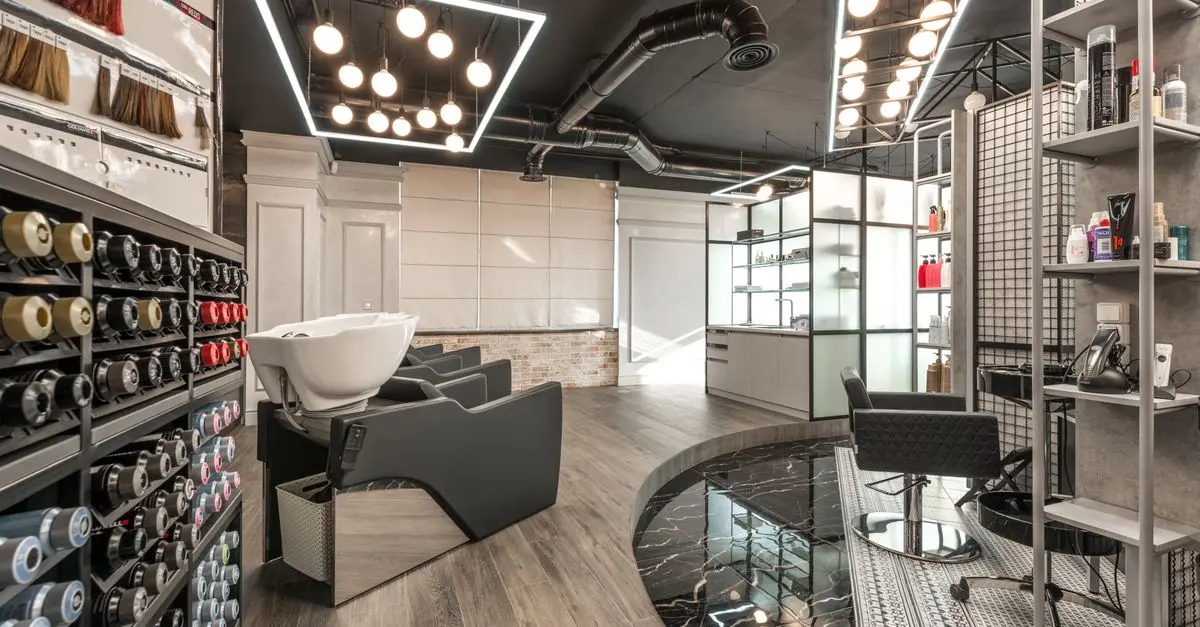 Comment choisir le meilleur mobilier pour votre atelier de mode