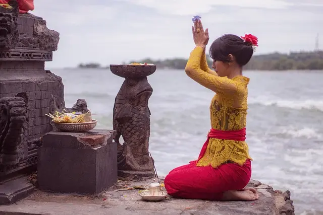 Les rites funéraires : explorer les traditions à travers le monde