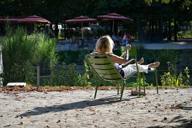 Comment intégrer des pauses de relaxation rapide dans votre quotidien