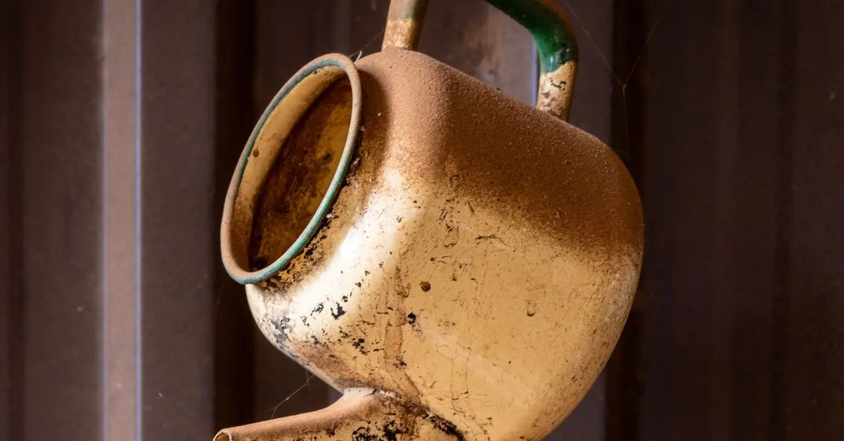 10 Easy DIY Ideas for Upcycling Everyday Items