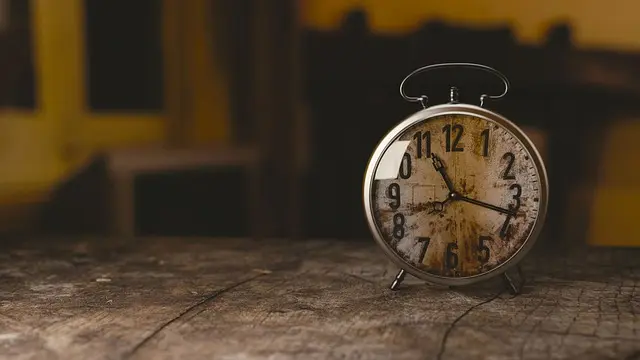 Guide pratique pour restaurer vos antiquités avec soin