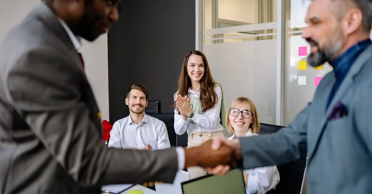 Jak skutecznie negocjować oferty zakupowe online