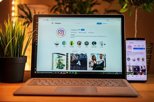 Comment les réseaux sociaux transforment nos comportements d'achat