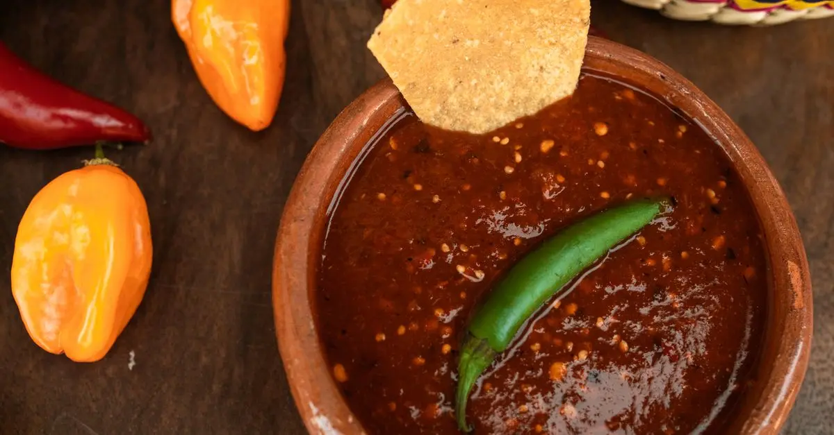 Cómo preparar una auténtica salsa de pimientos asados: receta y secretos