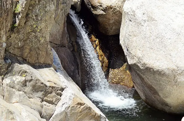 Comment réussir votre première sortie de canyoning adaptée PMR