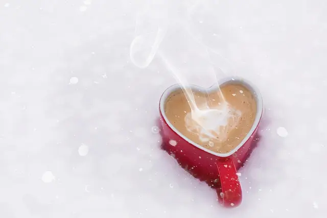 Les 10 Recettes de Chocolat Chaud pour Réchauffer votre Noël