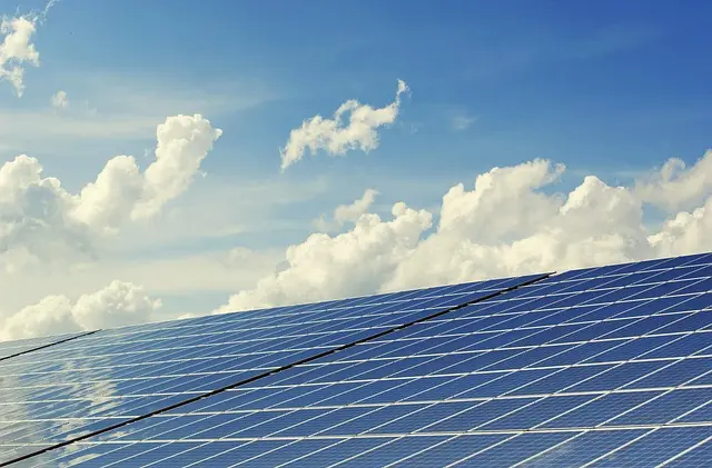L'importance des panneaux solaires dans la transition énergétique