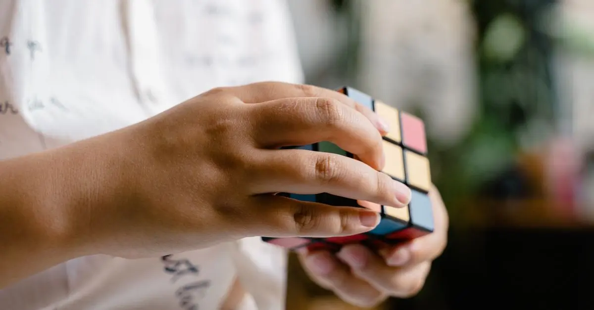 Les meilleures techniques pour résoudre le Rubik's Cube efficacement