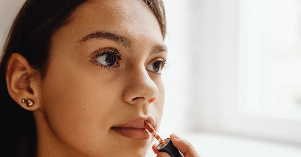Maquillage hybride : 5 astuces pour un teint lumineux