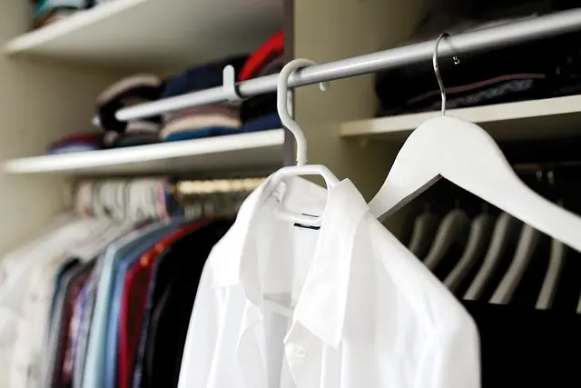 Comment choisir les pièces basiques de votre garde-robe