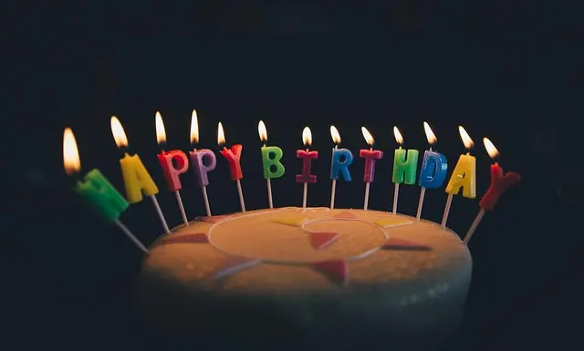 Comment réaliser un gâteau d'anniversaire mémorable en 5 étapes