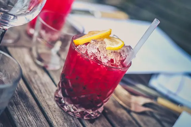 5 Cocktails Rafraîchissants à Préparer pour l'Été