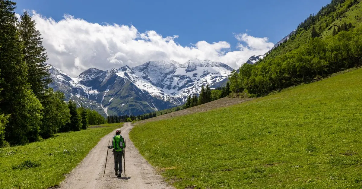 How to Travel Responsibly: Essential Tips for Modern Explorers