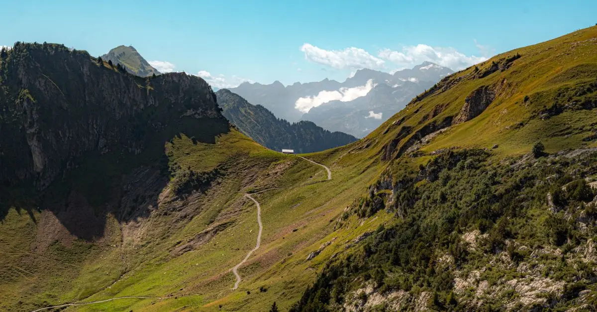 Escapades Actives : 10 Destinations pour Énergiser Votre Week-end