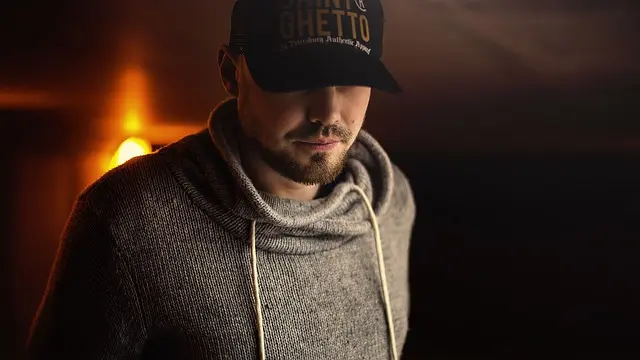 Comment choisir la bonne chemise pour un look masculin réussi