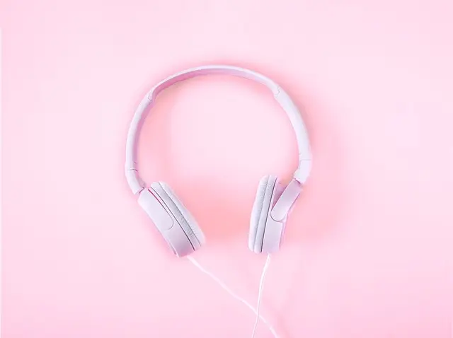 10 modnych akcesoriów, które musisz mieć tej wiosny