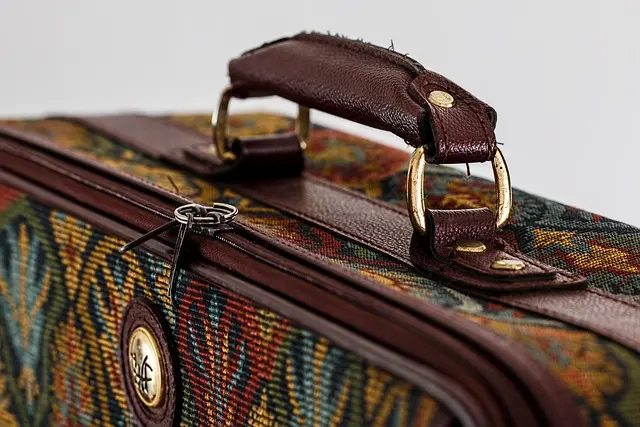 How to Stay Organized with Your Holiday Travel Plans