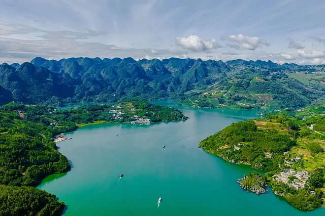 Top 10 des Éco-Destinations pour Voyager en Harmonie avec la Nature