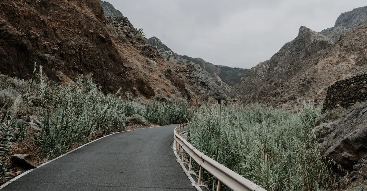 Viaje por Carretera: Las Mejores Rutas Low-Cost en España