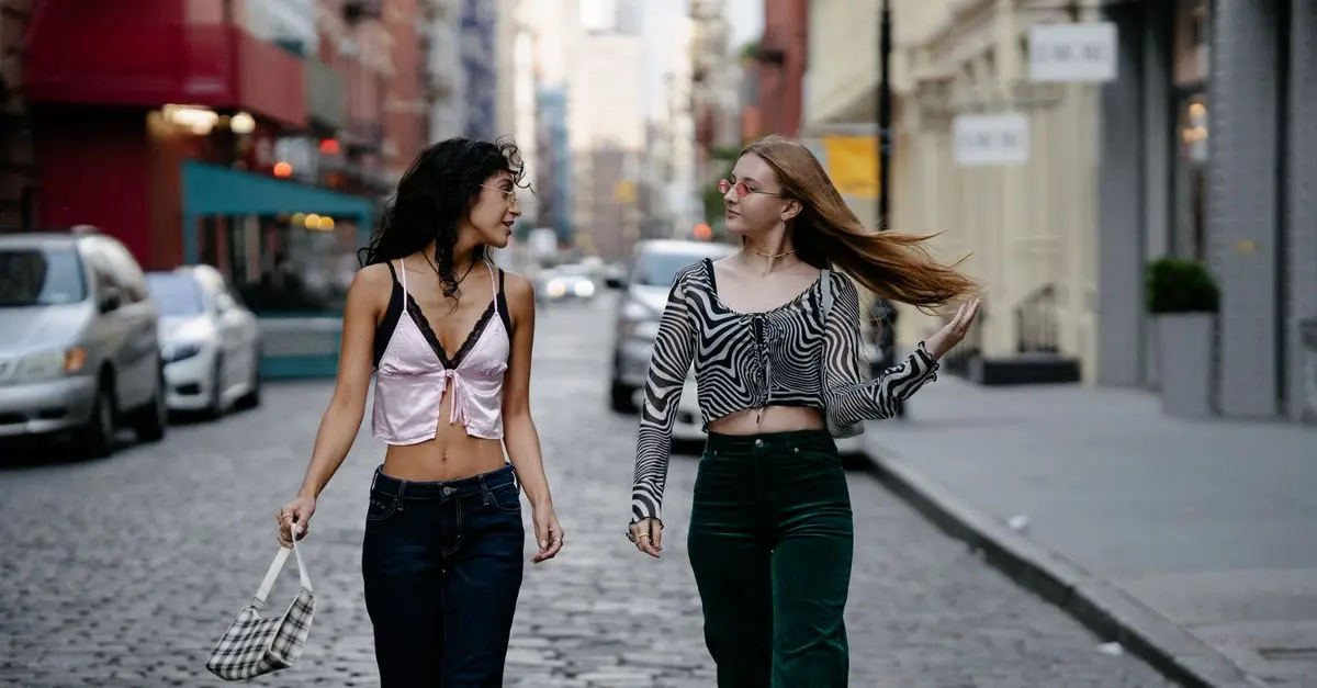 Les Tendances Mode Féminine à Adopter Pour un Look Chic