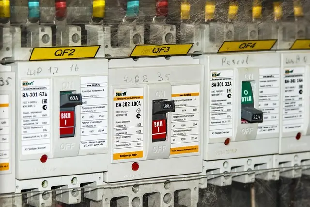Quel Disjoncteur Choisir pour Protéger Votre Installation Électrique ?