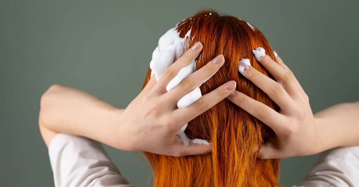 Le meilleur shampooing bio pour cheveux colorés