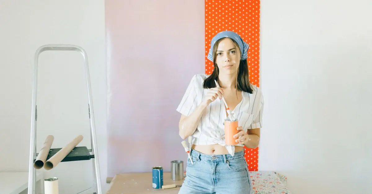 Cómo elegir la pintura adecuada para interiores: guía completa