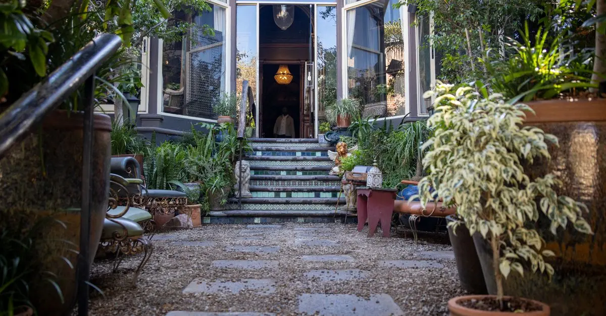 Creative Ways to Use Outdoor Spaces for Home Decor