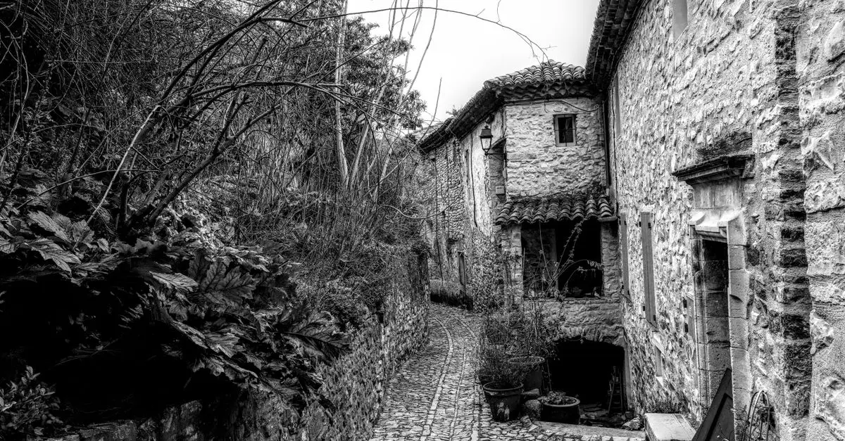 10 Astuces pour Explorer les Villages Médiévaux de France