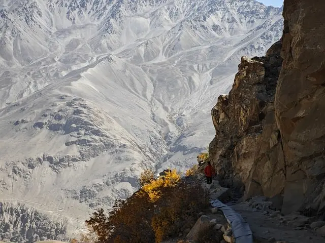 10 Itinéraires Insolites à Explorer pour un Voyage Unique