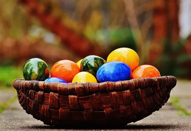 Come Creare Decorazioni Fai da Te Sostenibili per Ogni Occasione