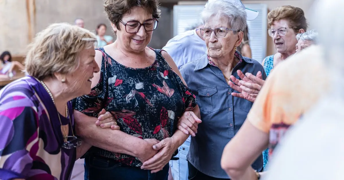 Comment le soutien social aide à maîtriser votre stress