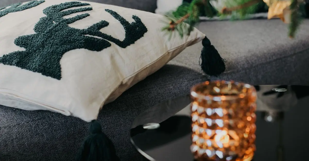 10 Timeless Tips for Creating a Cozy Home Atmosphere