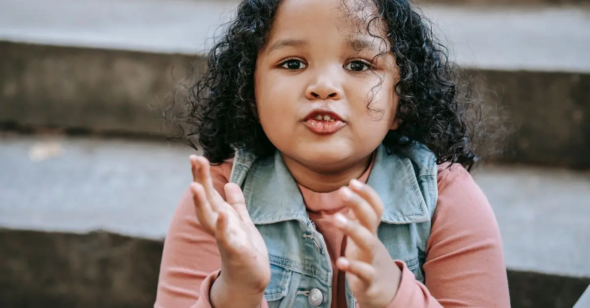 Comparatif des meilleurs kits d'initiation à la langue des signes pour enfants