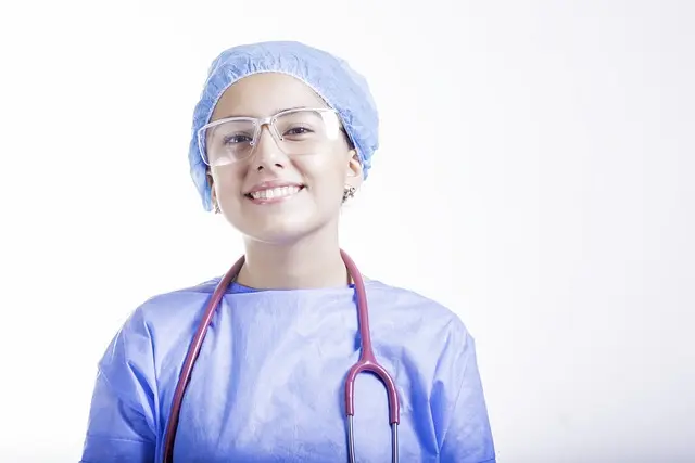 Comment bien choisir son infirmier à domicile : 5 critères clés