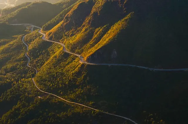 Les Meilleures Routes Panoramiques à Explorer Pour un Voyage Inoubliable