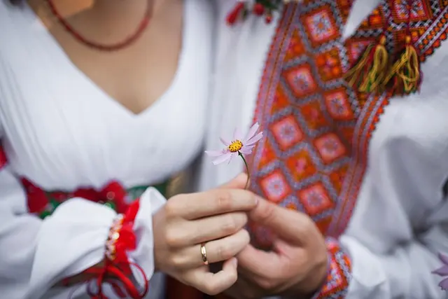 Comment créer une tenue chic pour un mariage à la perfection
