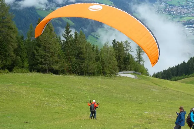 Les 7 Meilleures Applications pour Parachutistes en 2026