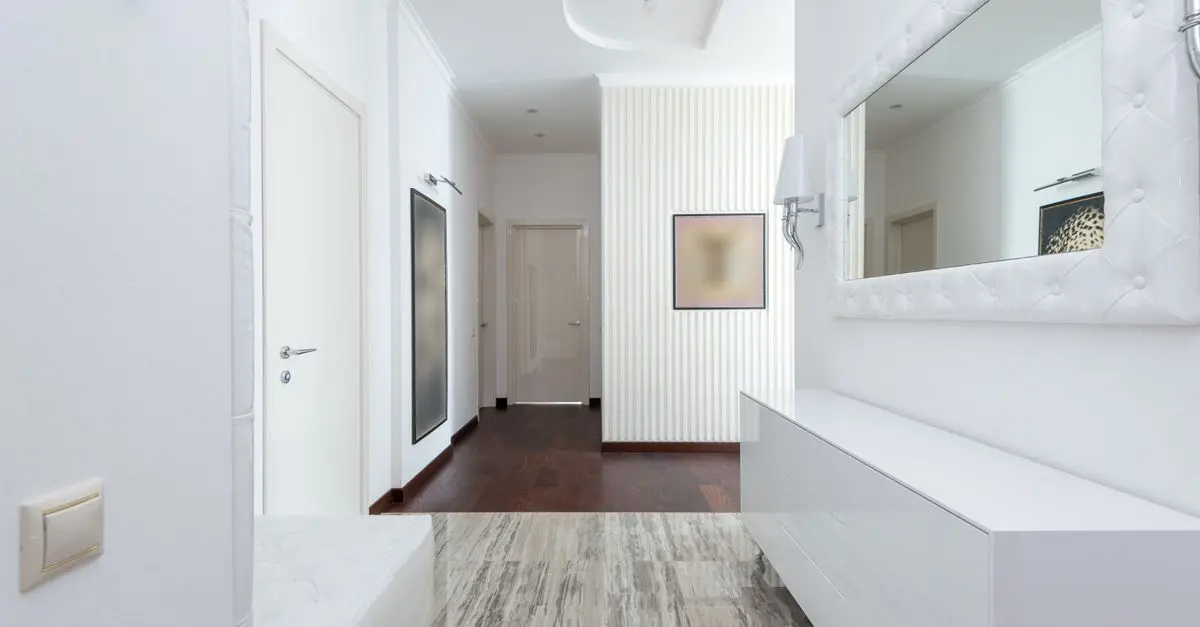 Les meubles pratiques pour optimiser votre entrée