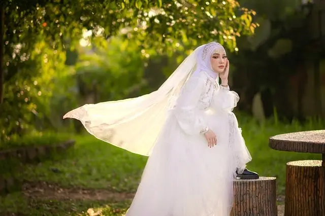 Come scegliere l'abito perfetto per un matrimonio