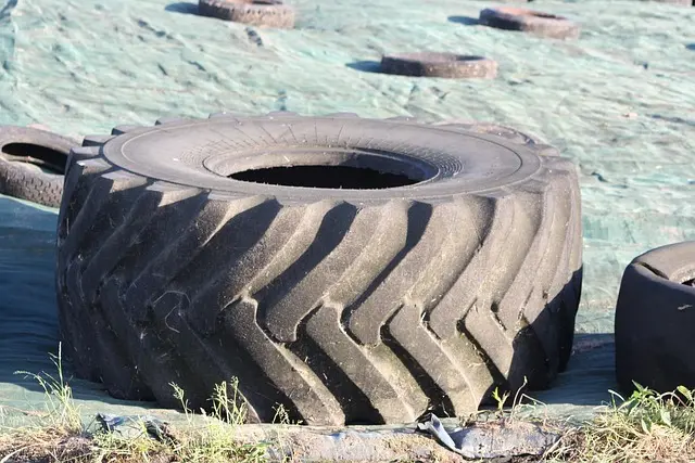 Comparatif des différents types de pneus pour matériel tracteur