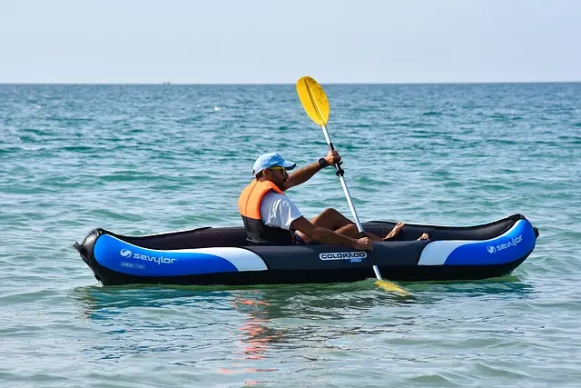 Comment réussir une sortie de kayak adaptée pour PMR
