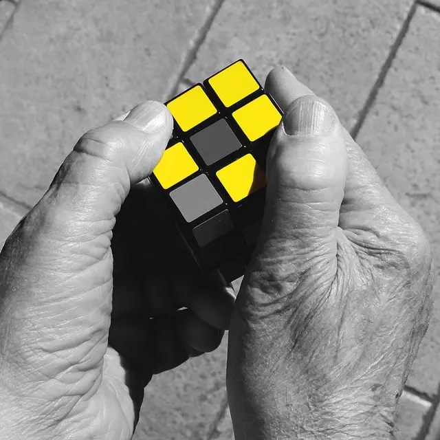 5 astuces surprenantes pour améliorer votre résolution au Rubik's Cube