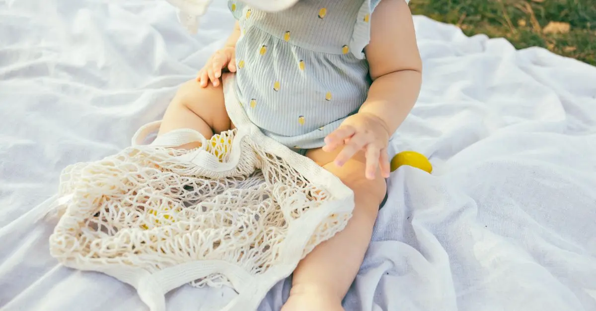 Comment Créer des Looks Tendance pour Bébé avec des Accessoires