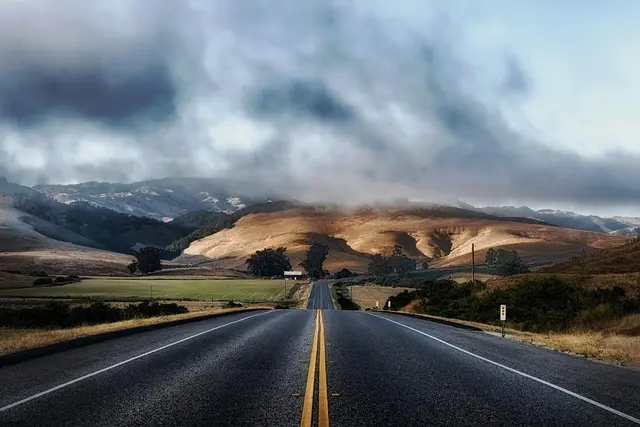 Les Routes Panoramiques à Explorer pour un Voyage Inoubliable