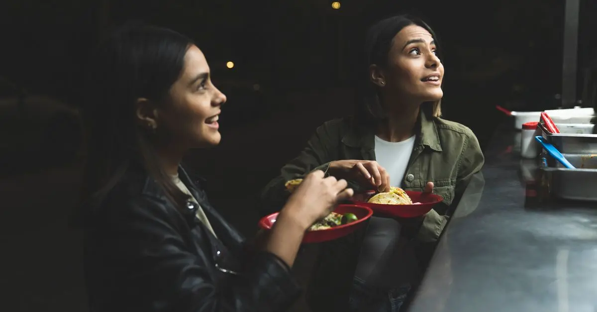 10 Consejos para Ahorrar en Comidas Durante tus Viajes