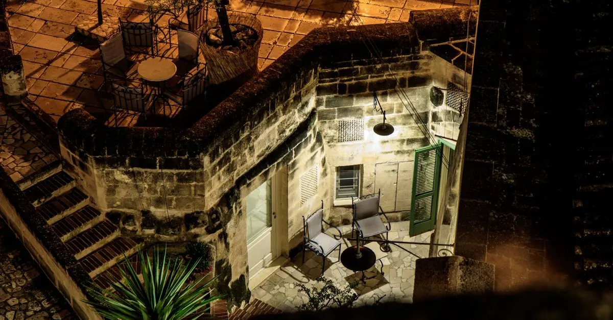 Essential Tips for Choosing the Right Outdoor Lighting