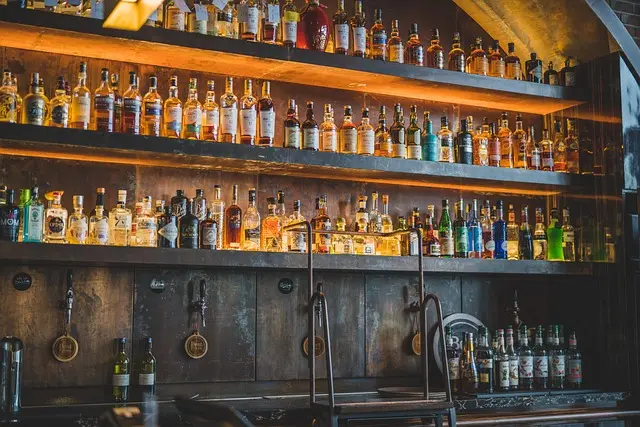 Guide Pratique pour Déguster les Liqueurs Artisanales