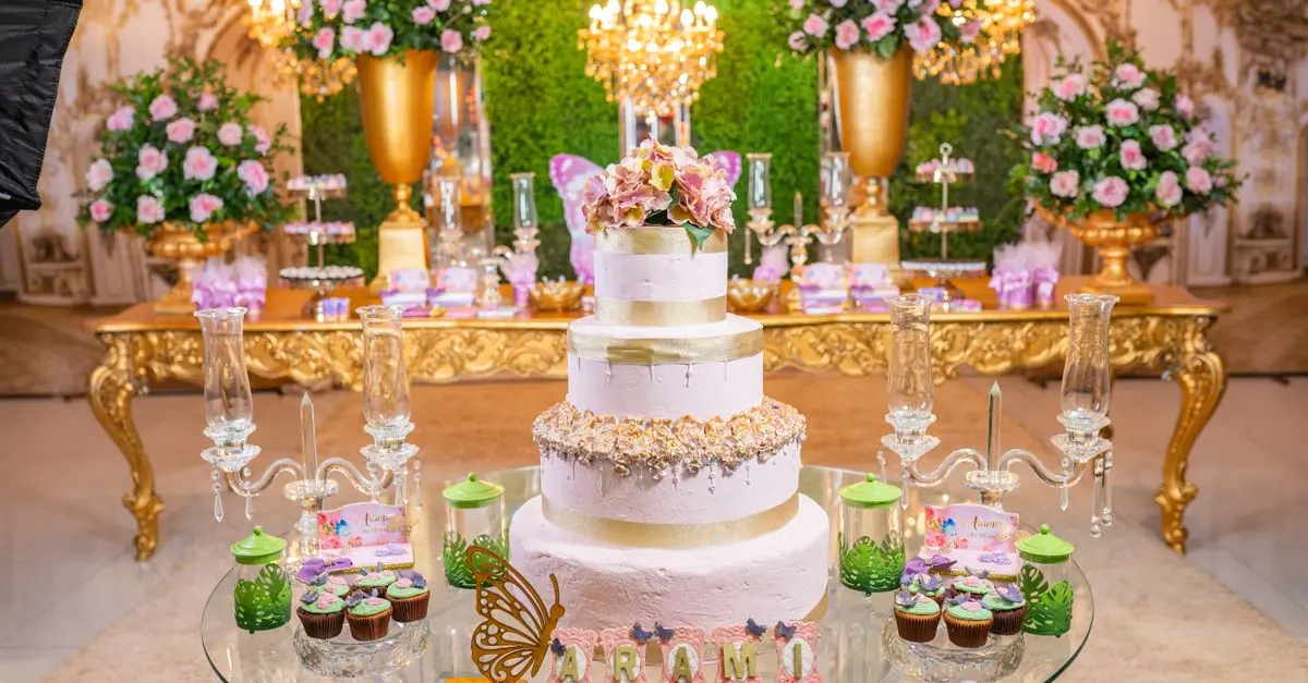 Célébrer Vos Noces d'Or : Guide Complet pour une Fête Réussie