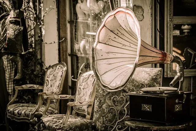 Les secrets des brocantes pour dénicher des antiquités de valeur